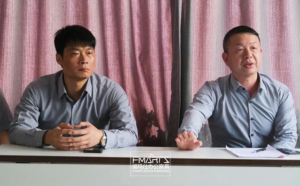 副总经理周冠森先生（左）, 总经理邓青朋先生（右）